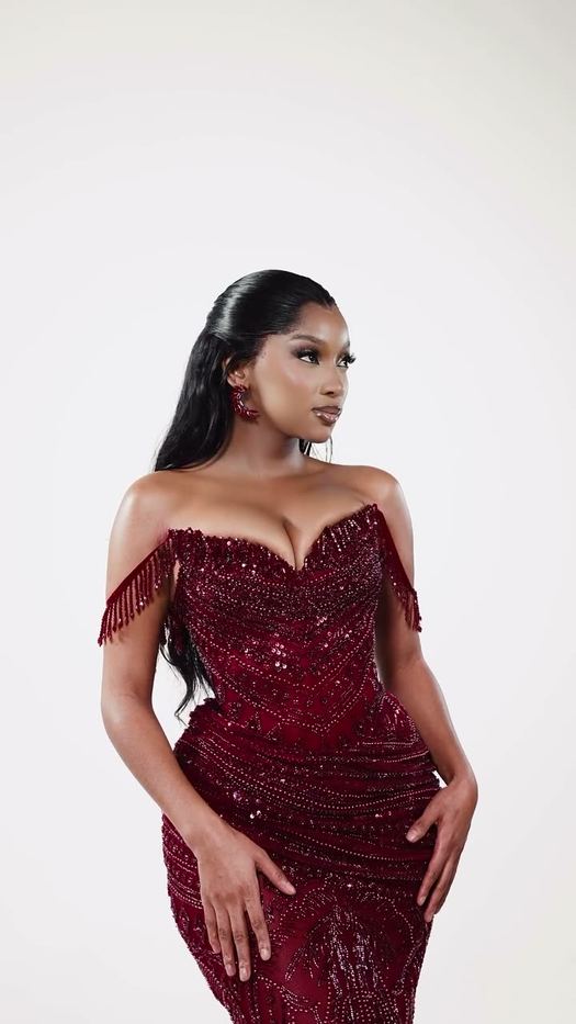 Maroon Lavina